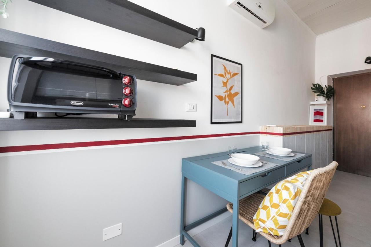 Naviglio Pavese Studio Apartment Милано Екстериор снимка