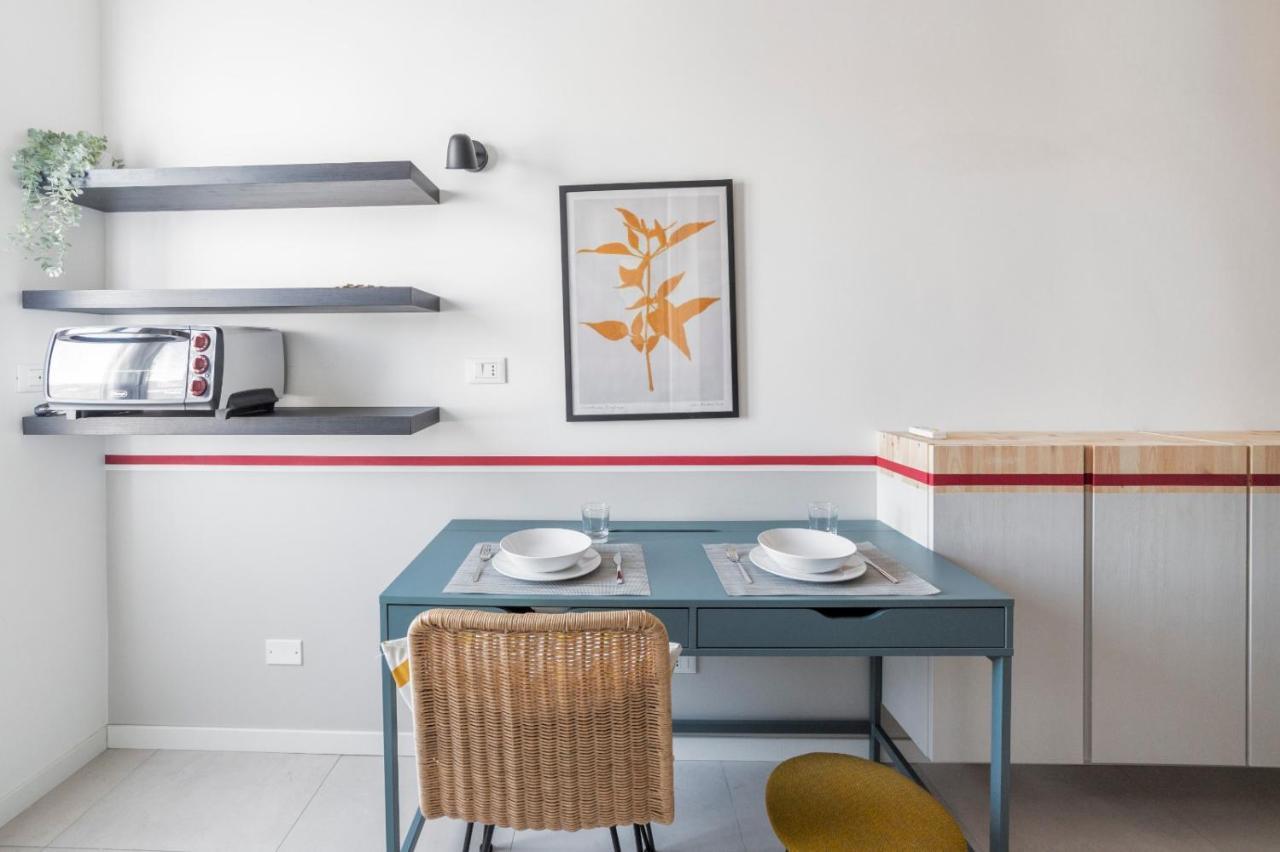 Naviglio Pavese Studio Apartment Милано Екстериор снимка