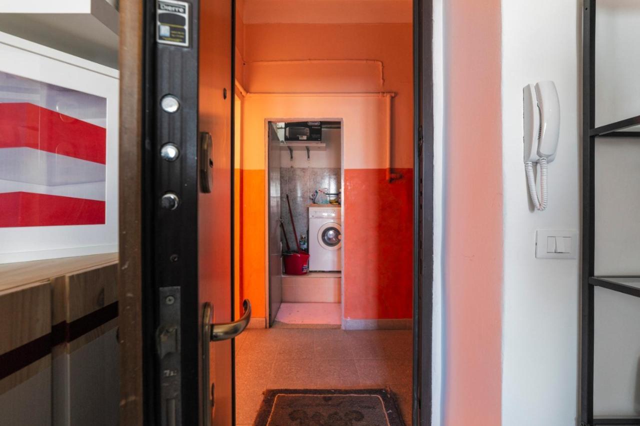 Naviglio Pavese Studio Apartment Милано Екстериор снимка